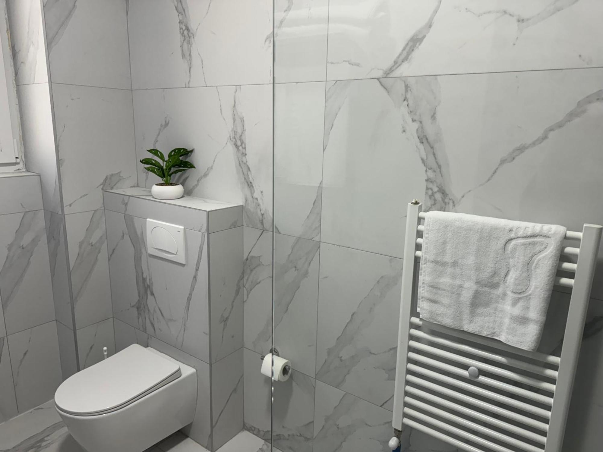 Hotel Le Manoir Гостивар Экстерьер фото