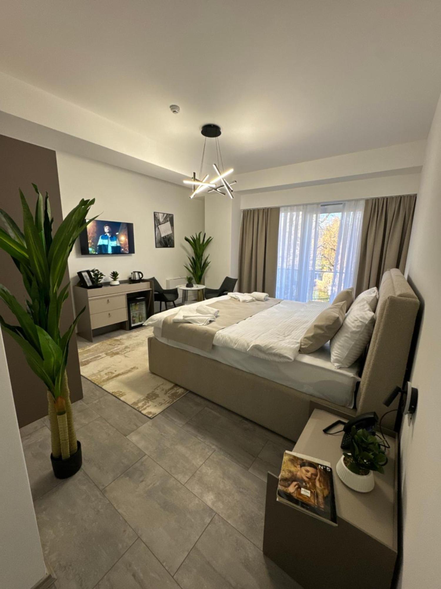 Hotel Le Manoir Гостивар Экстерьер фото