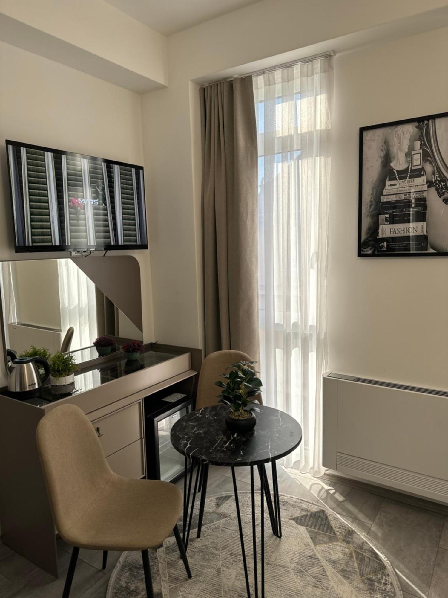Hotel Le Manoir Гостивар Экстерьер фото
